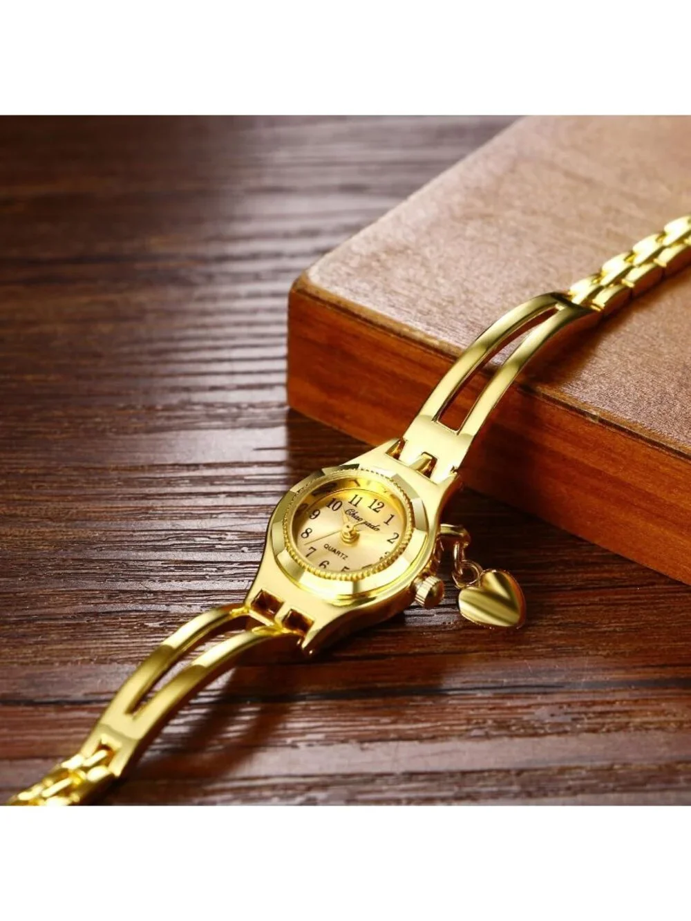 Womens All Gold Analog Quartz Stainless Steel Heart Pandant Bracelet Wrist Watch